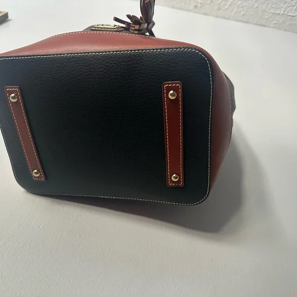 Dooney & Bourke Black and Tan Shoulder Bag - Picture 3 of 5